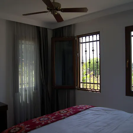 Ayasoluk & Restaurant 2*