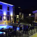 מלון Ayasoluk & Restaurant 2*